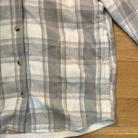 Columbia Gray and White Button Down Shacket with Soft Fabric - Picture 3 of 4